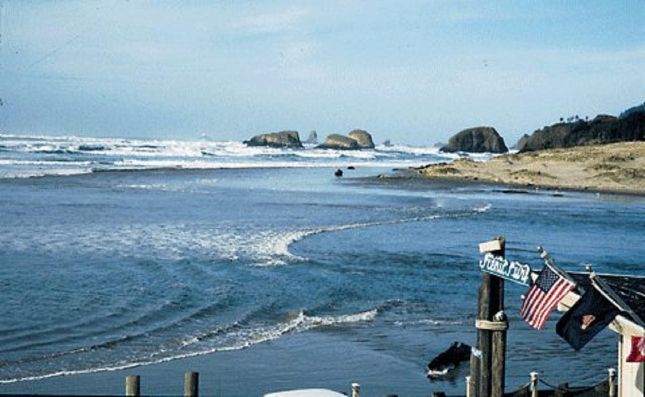 Webb'S Scenic Surf Hotel แคนนอนบีช ภายนอก รูปภาพ